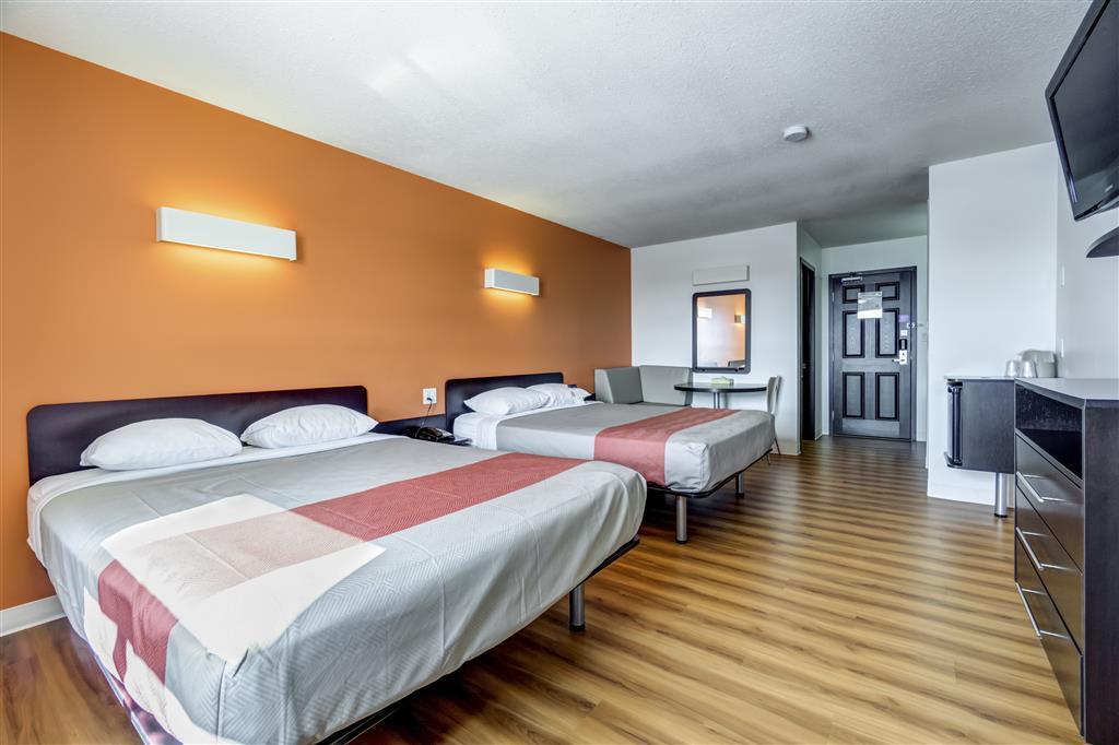 Joys Inn Innisfail, Ab Bilik gambar