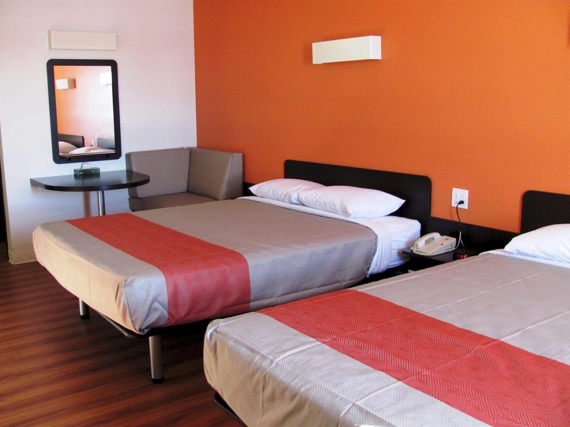 Joys Inn Innisfail, Ab Luaran gambar